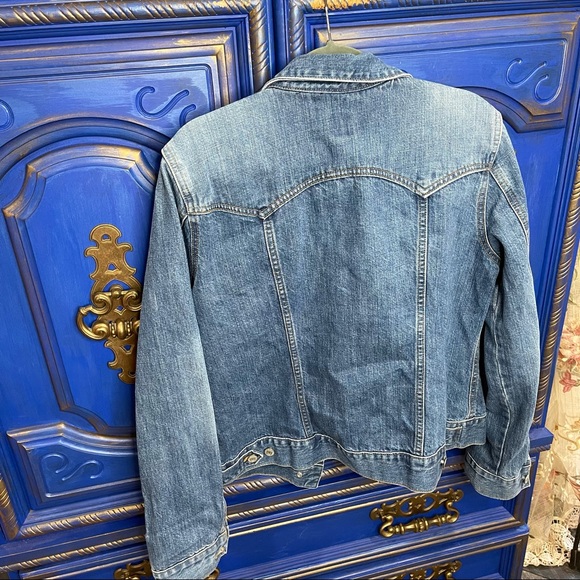 GAP Womens Jean Jacket Size Large Medium Wash Denim Jacket Button Down - Picture 2 of 3